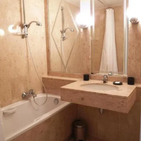 شقة Sleeps 4 Pool Air Con Wifi