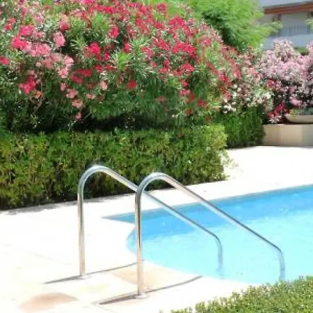 شقة Sleeps 4 Pool Air Con Wifi *