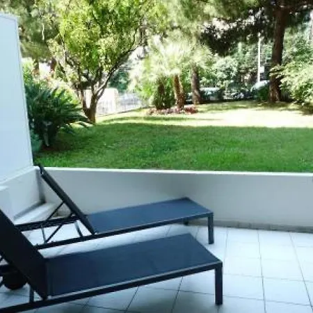 Sleeps 4 Pool Air Con Wifi * Cannes